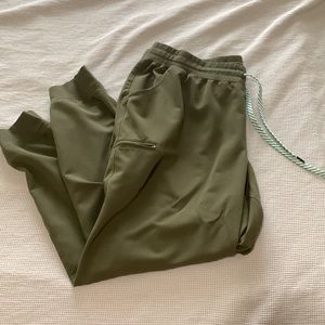 Jogger scrub pants
